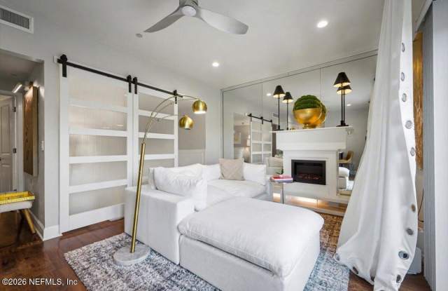 1561 Lancaster Ter Gallery 2