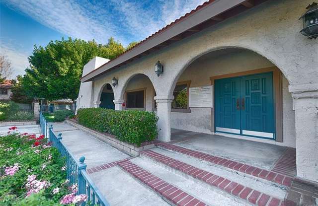 Welcome to 1910 W. Palmyra #76 ~ 2 Bed 1.5 Bath Townhouse Style Home photos photos