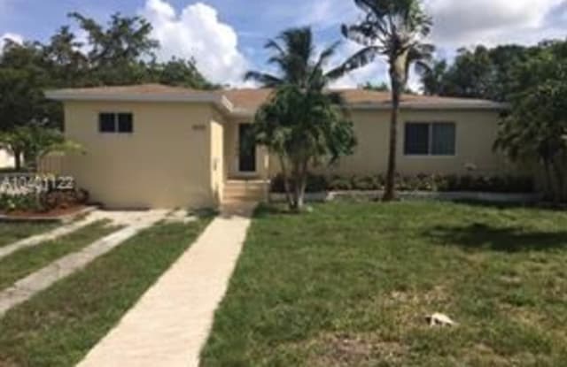 841 NE 137th St - 841 Northeast 137th Street, North Miami, FL 33161