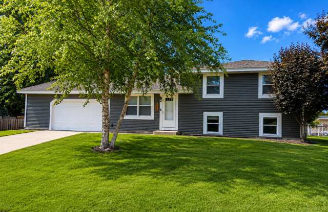 921 Oriole Dr Gallery 1