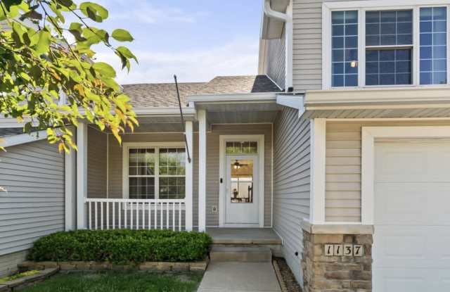1137 Northwest Prairie Ridge Drive Gallery 1