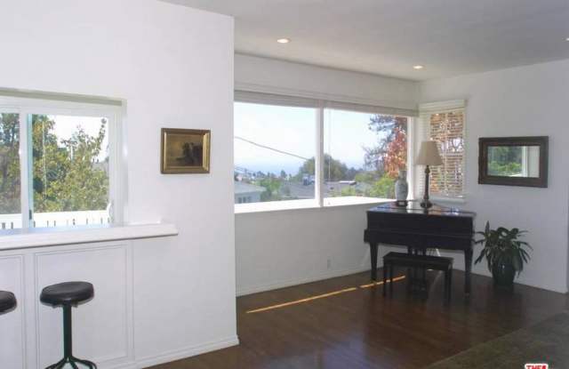 14949 MC KENDREE Avenue Gallery 4