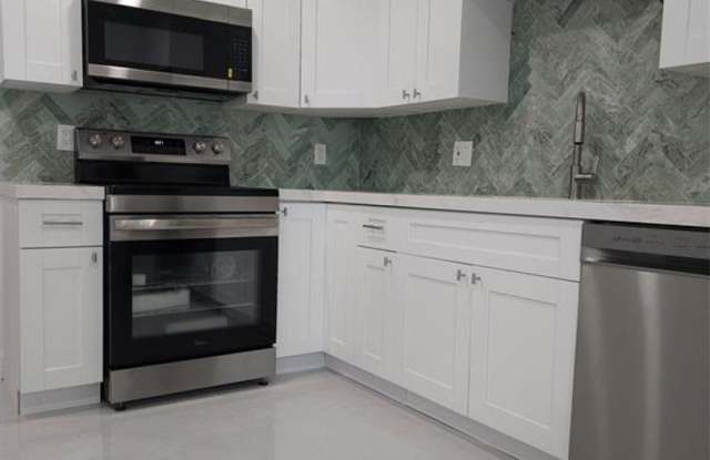 9557 NW 2nd Place 9557, Coral Springs, FL 33071 - 9557 Northwest 2nd Place, Coral Springs, FL 33071