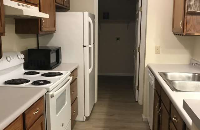 7636 Shawnee #208 Gallery 4