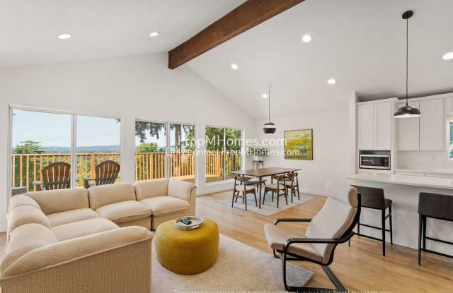 Mid-Century Modern Three Bedroom in Happy Valley! photos photos