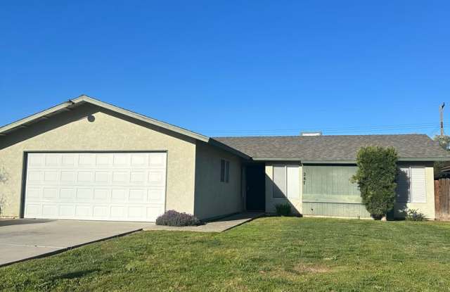 Great House for rent in Visalia! photos photos