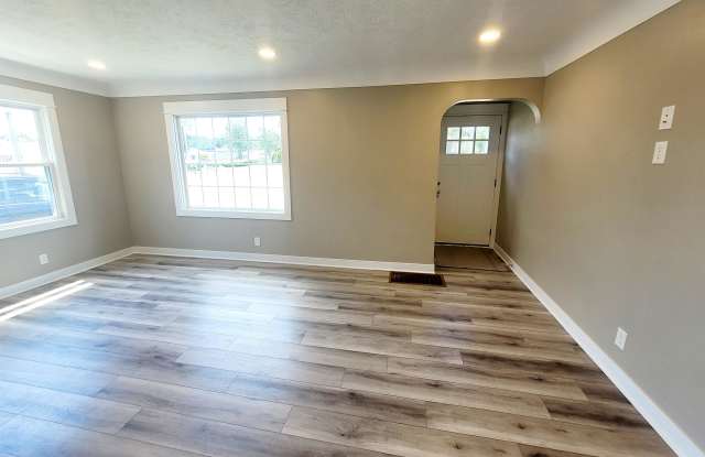 3052 Burlingame Avenue Southwest - 3052 Burlingame Avenue Southwest, Wyoming, MI 49509