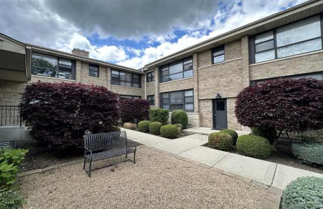 1942 Linden Ave photos photos