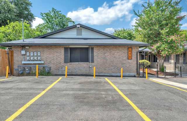 410 Regina St Unit #4 | SUMMER APPLICATION SPECIALS APPLY NOW! photos photos
