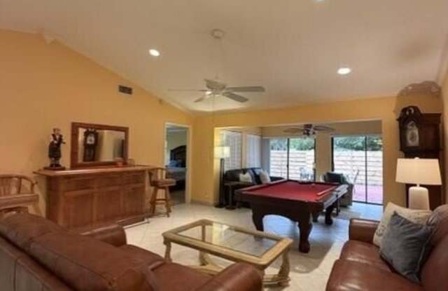 21638 CORONADO Avenue Gallery 4