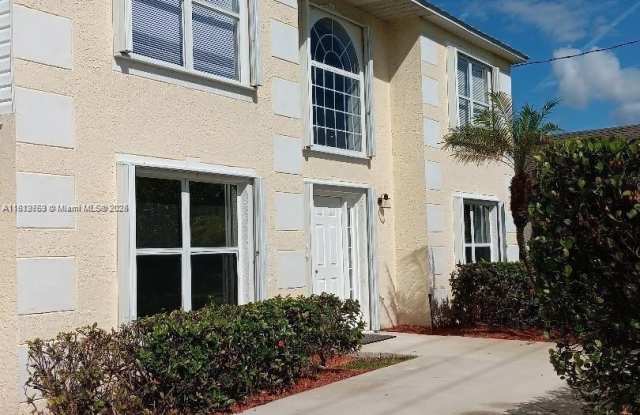 642 NW Bayshore Blvd photos photos
