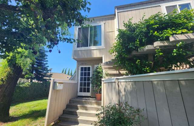 Village Walk: 3 Bedroom 2 Bath Attached Townhouse photos photos