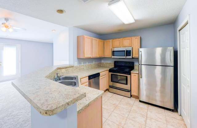 13715 RICHMOND PARK Drive N Gallery 2