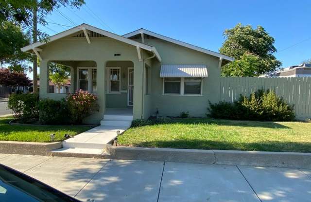 Charming curb appeal in older Antioch! Sharp 2 bedroom corner home!! Gallery 1