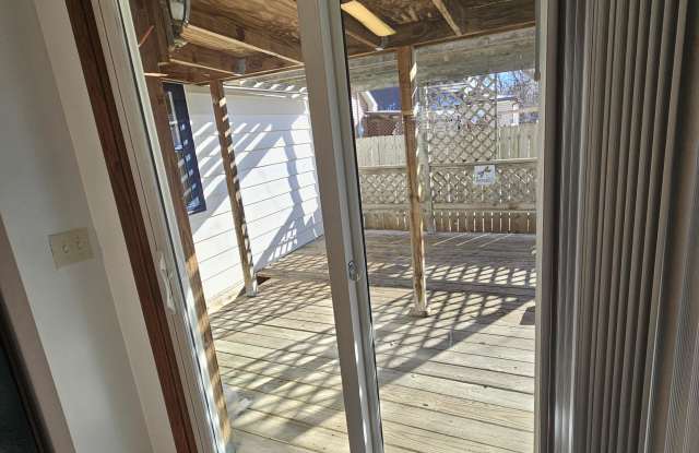 705 N Highland Ave photos photos