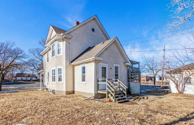 2222 Girard Avenue North - 1 photos photos