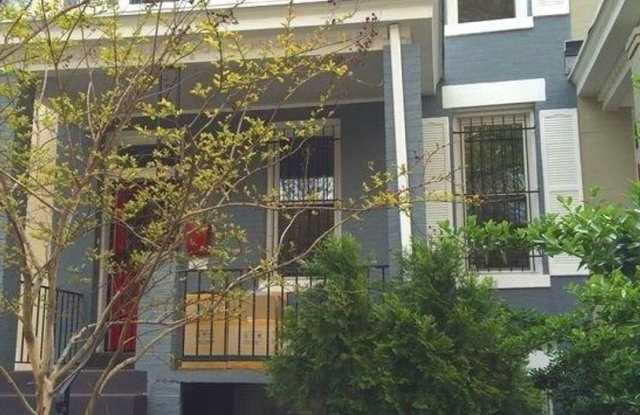 Charming Townhouse in Columbia Heights - 2533 11th Street Northwest, Washington, DC 20001
