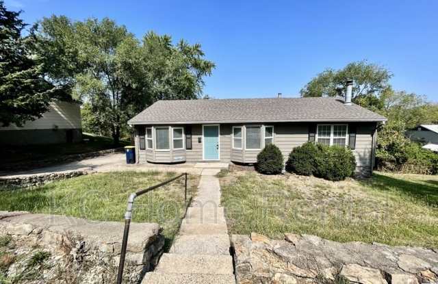 9206 Cleveland Ave - 9206 Cleveland Avenue, Kansas City, MO 64132