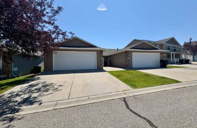 2 bedroom 2 bathroom duplex in the heights! photos photos