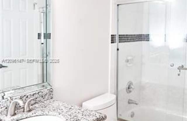 347 Leslie Dr th 347, Hallandale Beach, FL 33009 Gallery 4
