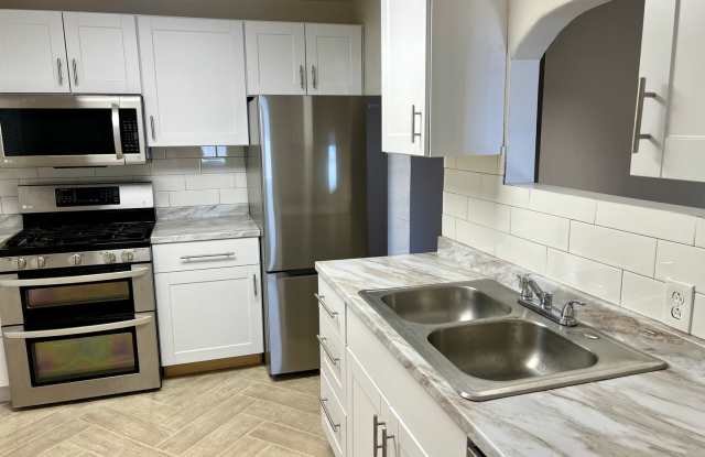 2 Bedroom Home For Rent! - 411 Cromwell Avenue Southwest, Albuquerque, NM 87102