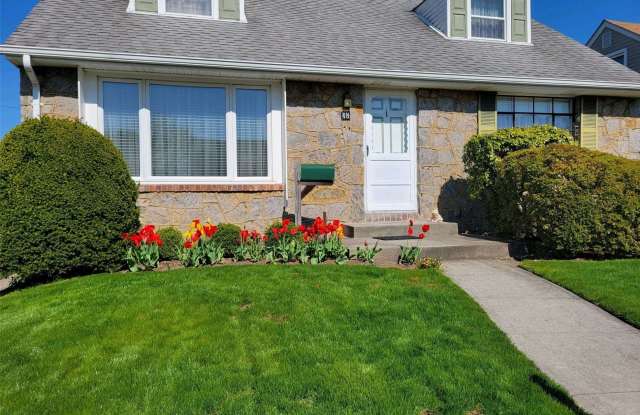 48 Pembrook Drive - 48 Pembrook Drive, Mineola, NY 11501