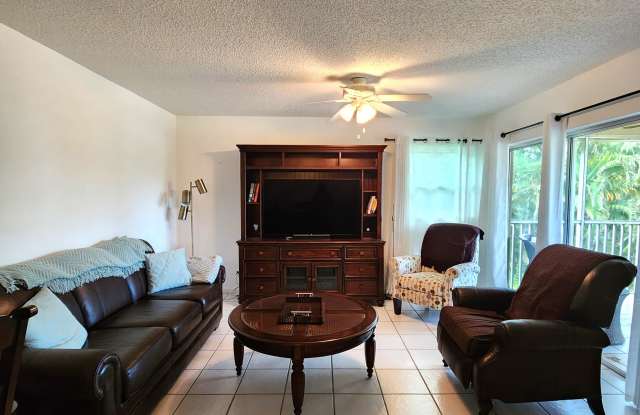 2000 Alamanda Drive - 206 Gallery 3