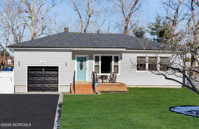 242 Pennsylvania Avenue photos photos