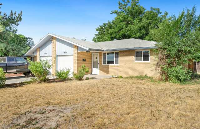 3405 Butternut photos photos
