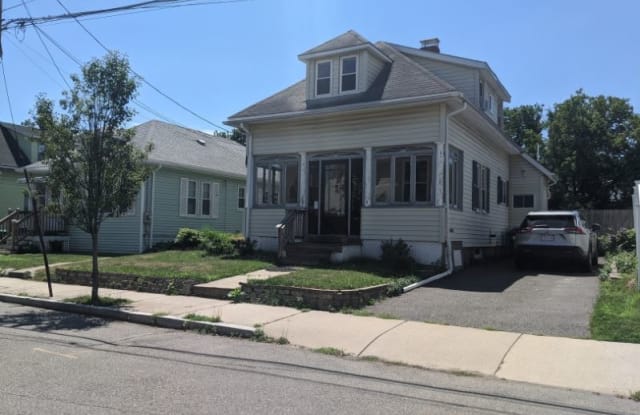 7 Charnwood Rd - 7 Charnwood Road, Medford, MA 02155