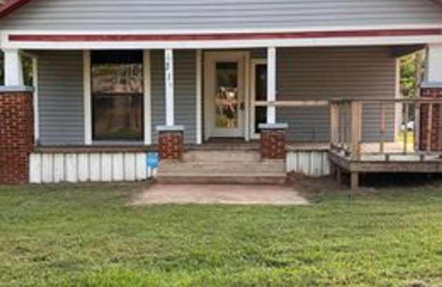 Hughes Springs 2 Bedroom Home - 319 Harrison, Hughes Springs, TX 75656