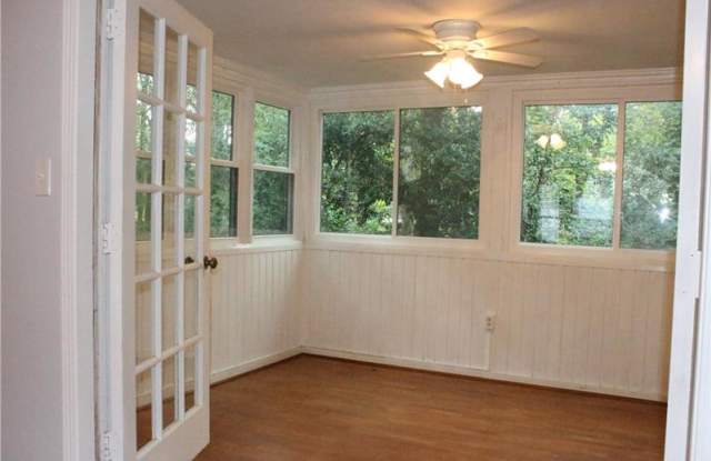 131 Woodmere Square NW Gallery 2