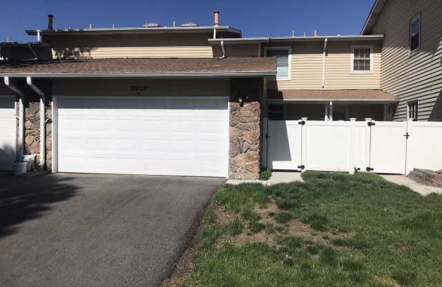 2650 S Vaughn Way #C - 2650 South Vaughn Way, Aurora, CO 80014