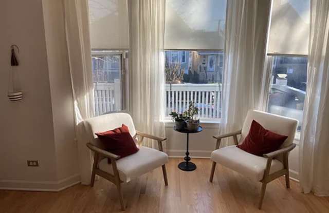 2924 North Talman Avenue Gallery 2