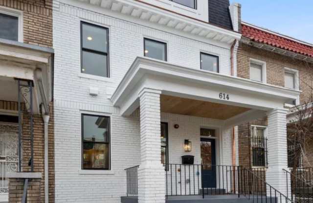 614 Otis Place Northwest Gallery 3