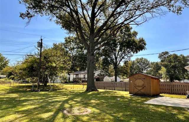 204 SAINT Thomas Drive Gallery 2