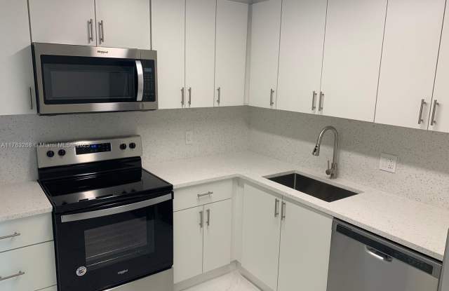 1300 NE Miami Gardens Dr photos photos