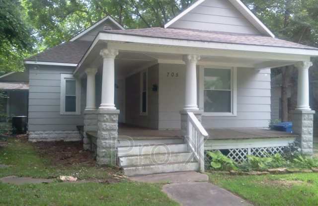 705 W. 7th St. - 705 West 7th Street, Pittsburg, KS 66762