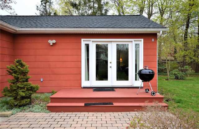 13 W Argonne Rd Rd Gallery 2