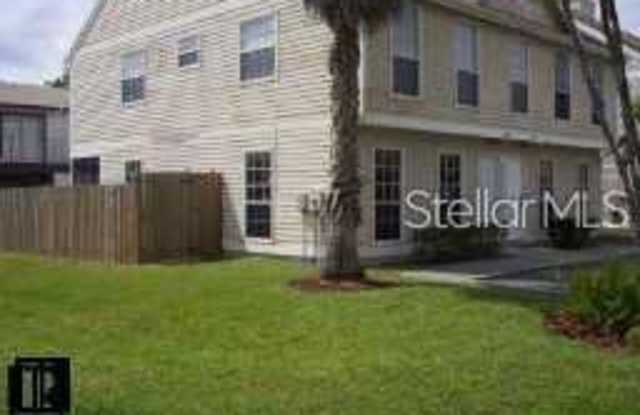 132 DOUGLAS ROAD W - 132 Douglas Road East, Oldsmar, FL 34677