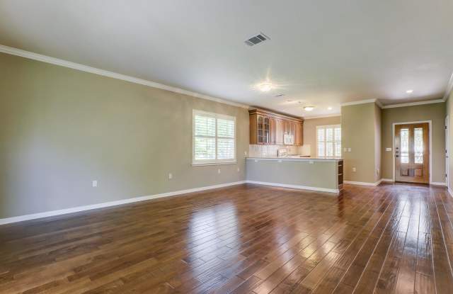 104 Hale Ct Gallery 3
