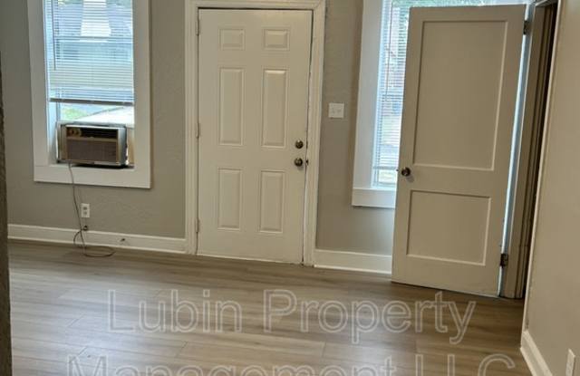 2406 Forest Ave photos photos