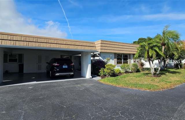 2009 RIVERBLUFF PARKWAY photos photos