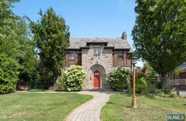 52 Summit Avenue - 52 Summit Avenue, Hackensack, NJ 07601