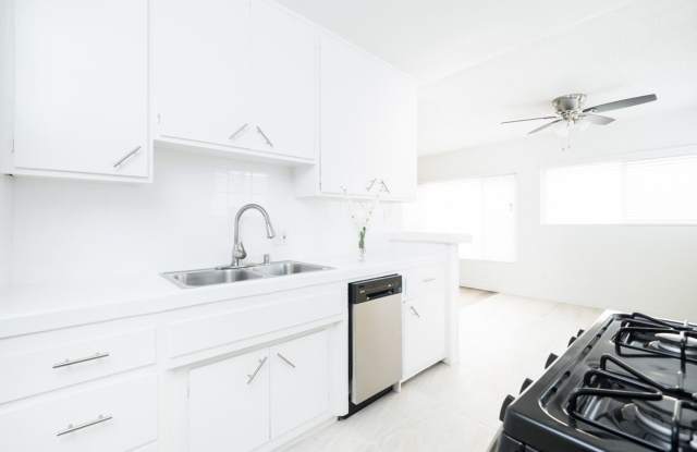 351 S. Manhattan Pl. photos photos 351 S. Manhattan Pl. photos photos