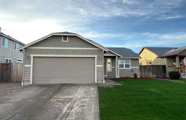 3 Bedroom 2 Bath in a Peaceful Neighborhood - 4232 Southeast Chartwell Street, Albany, OR 97322