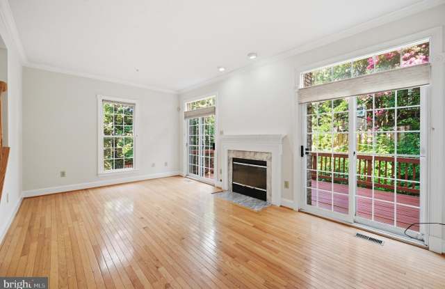 6030 KELSEY COURT Gallery 4