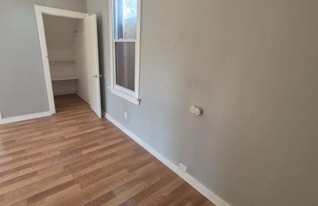 5664 Hamilton Ave photos photos