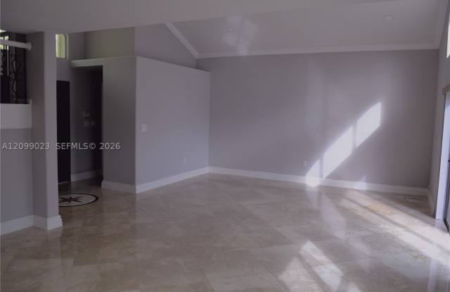 18808 NW 24th Pl Gallery 3