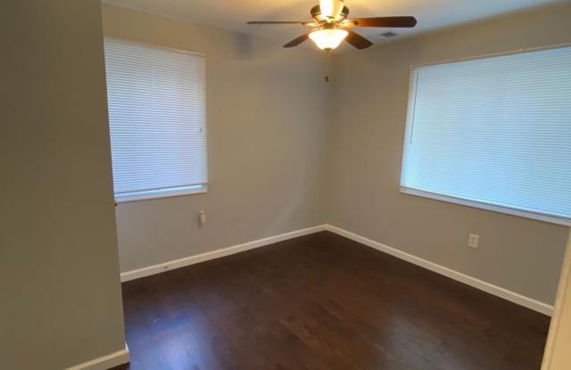 1216 SAVANNAH Place SE Gallery 2
